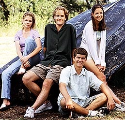 cast.jpg (44378 bytes)